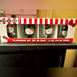 Hello kitty 4 pc. glassware set